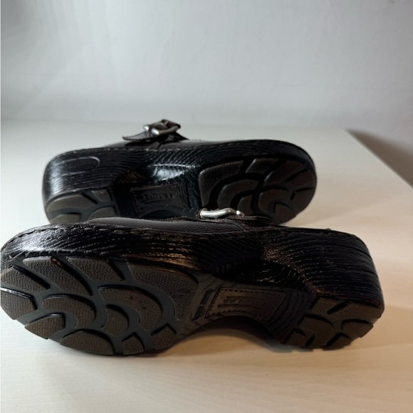 Born Della Women's Patent Leather Brown Mules Clogs T-Strap Buckle New Boho - Picture 4 of 9